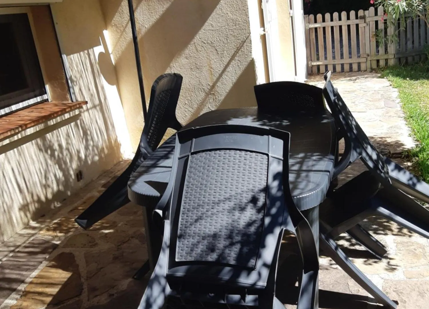 アパート Appartement En Rez De Villa Saint-Raphaël